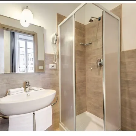 Collina Hotel 2*