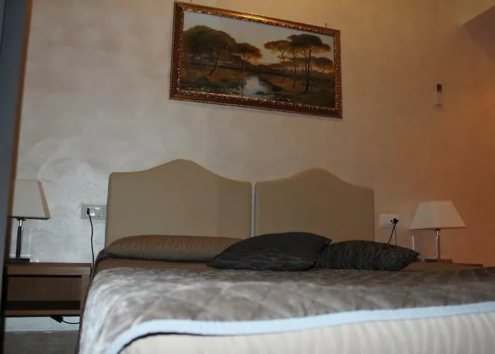 Collina Hotel 2*