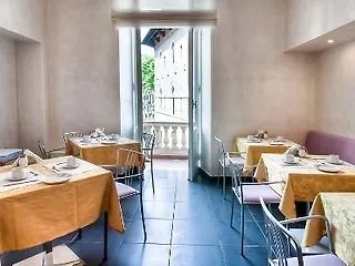 Collina ホテル 2*